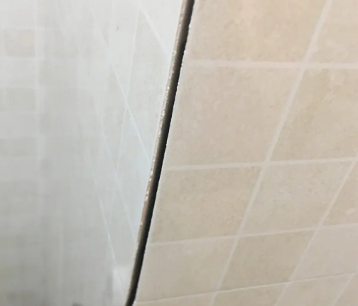 兰西瓷砖空鼓维修公司分享阳台瓷砖脱落的修复过程可以分为以下几个步骤